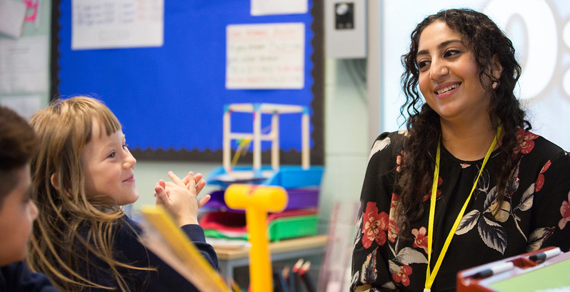 Volunteer in classroom