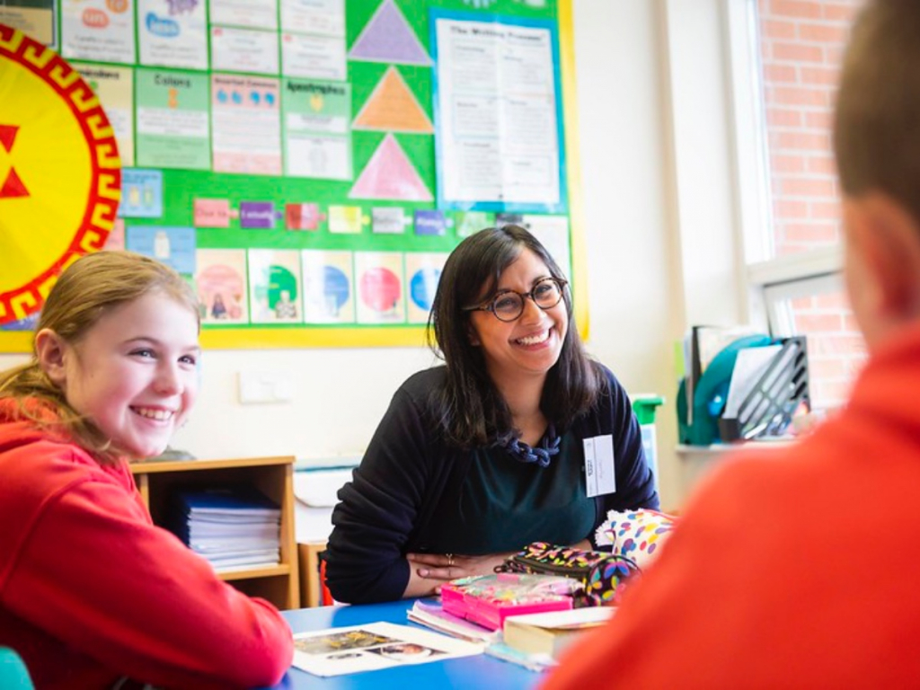 volunteer in classroom